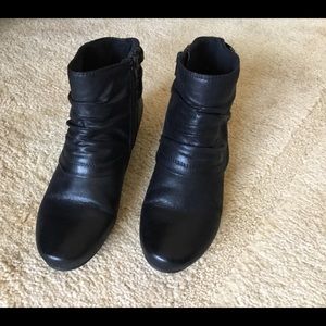 BareTraps Booties size 8